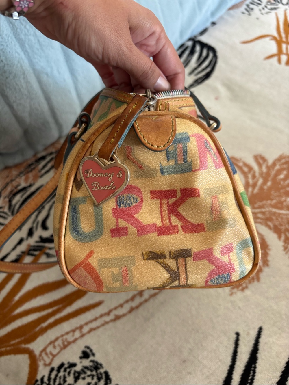 Dooney & Bourke Multicolor Logo Barrel shoulder Bag - Picture 4 of 6